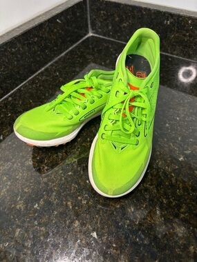 Brooks Draft XC Neon Green Running Shoes w/Spikes